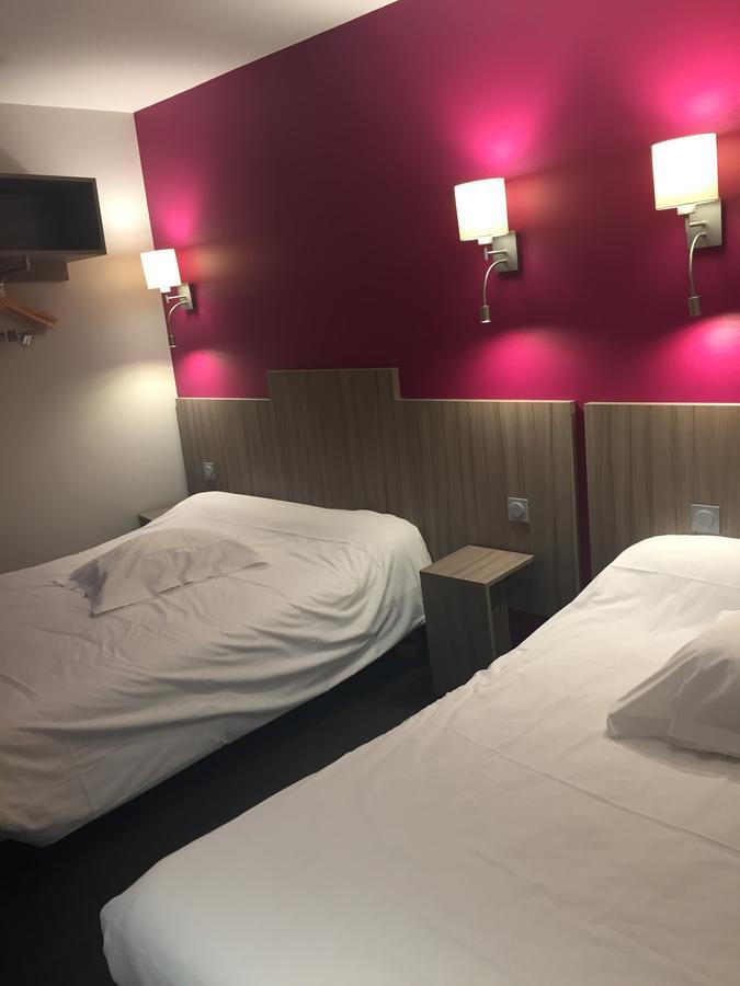 Hotel Du Commerce La Châtre Esterno foto